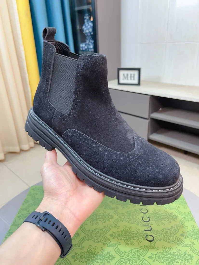 Men's shoes 💰540🌸🌸 (GUCCI) [cow lining plus velvet optional] [can be made without standard] New product Martin boots imported from Canada with full top layer high mercerized frosted fabric, punched using 3D digital technology, high-end and classy, ​​versatile to wear, full of three-dimensionality, close pictures will make you obsessed with the leather. You can't extricate yourself ~ the best on the market.          Fabric: Cowhide/Embossed Lining: Cowhide.          Please make a note when placing an order, sizes: 38-44 (37, 45, 46 can be customized and cannot be returned or exchanged) 5 colors available; black, gray, khaki, coffee, and earthy yellow